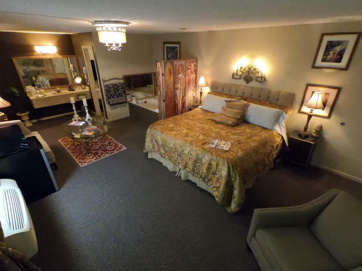 Tradewinds Lodging Юрика Спрингс Экстерьер фото