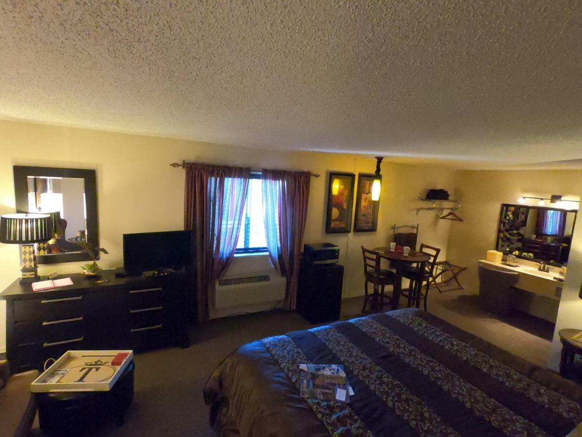 Tradewinds Lodging Юрика Спрингс Экстерьер фото