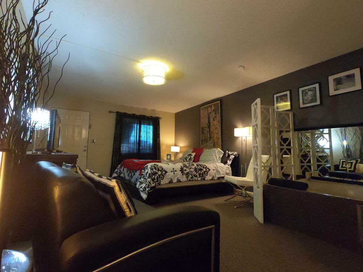 Tradewinds Lodging Юрика Спрингс Экстерьер фото