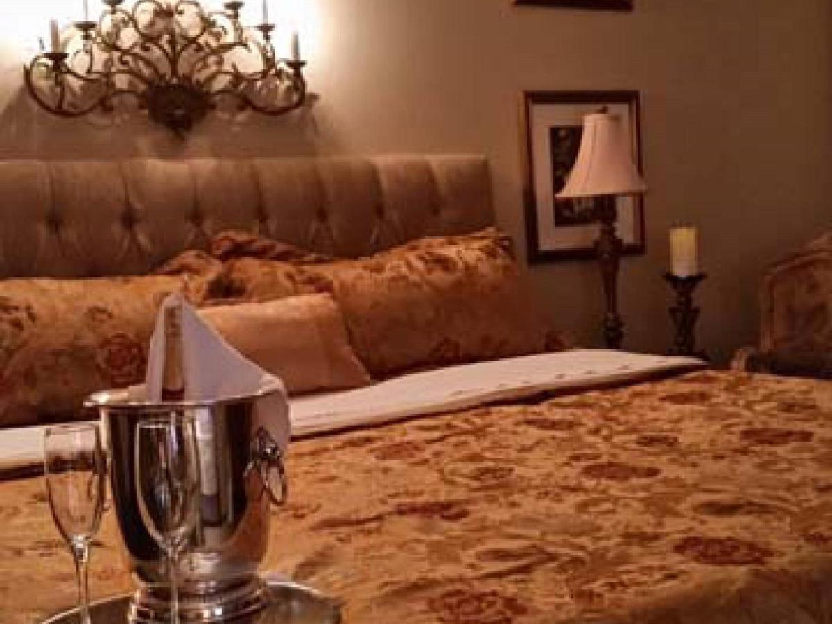 Tradewinds Lodging Юрика Спрингс Экстерьер фото